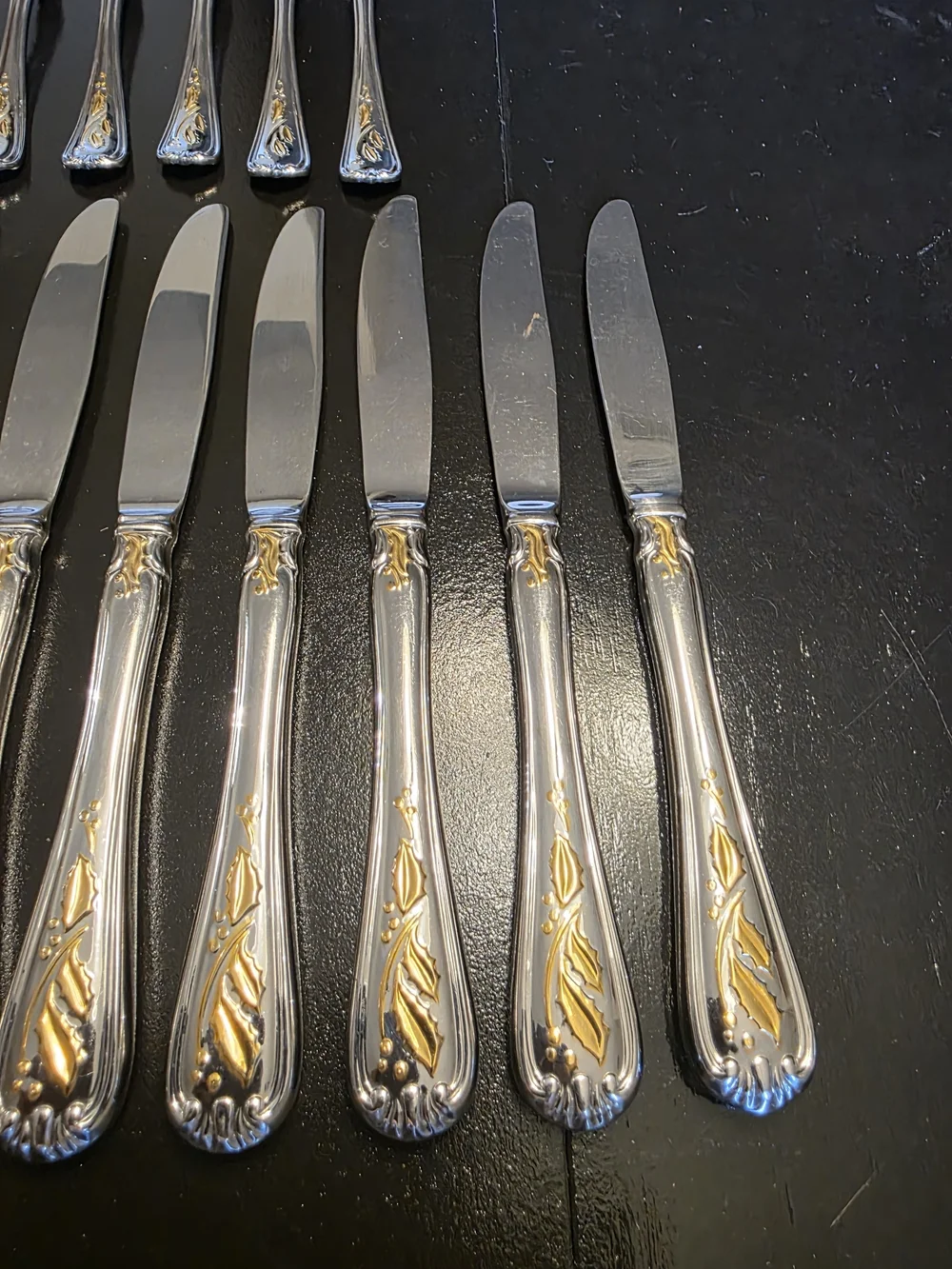 50 Piece Lenox Golden Holiday Stainless Flatware Setting For 9 Beautiful!!